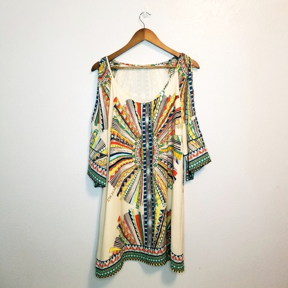 Gibson Latimer Dresses & Skirts - 4/$25 Gibson Latimer tribal cold shoulder dress
